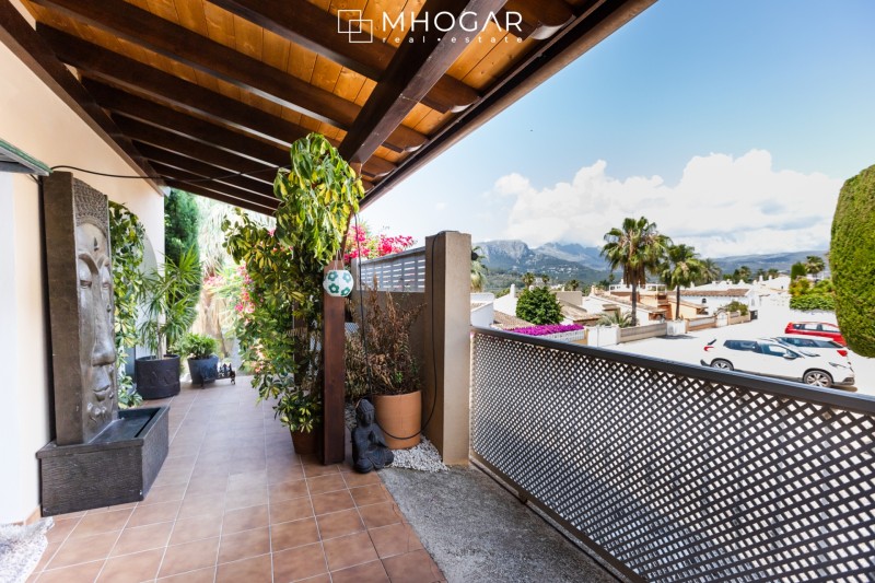 Calpe- ¡Casa adosada muy acogedora y con magníficas vistas, nueva a la venta!
